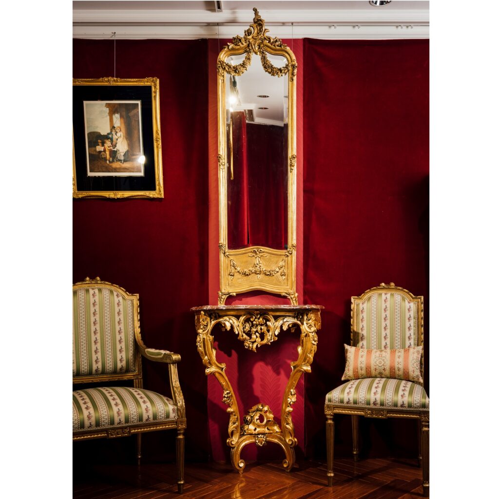 ナポレオンⅢ世<br />
ルイ15世様式金箔ミラー付コンソールテーブル<br />
1870年代　フランス　金箔貼木<br />
