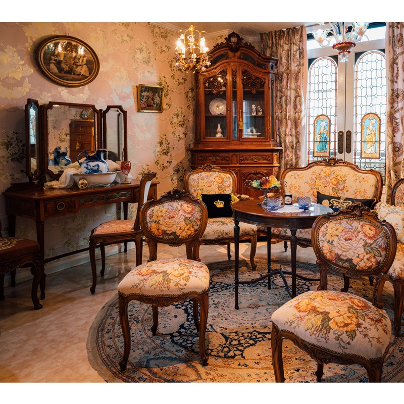 ルイ15世様式　ブロンズ象嵌コモード