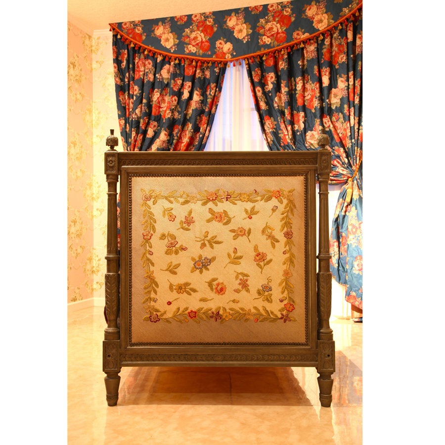 ルイ15世様式　ブロンズ象嵌コモード