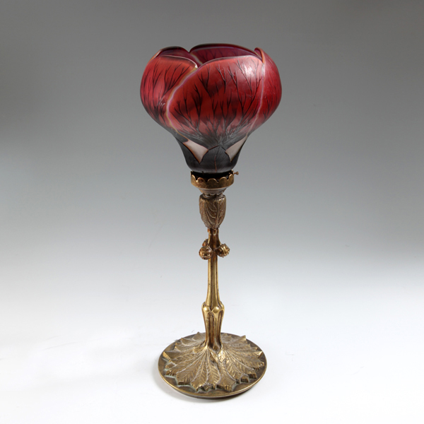 エミール・ガレ カメオガラステーブルランプ<br />
1900年代　フランス 　カメオガラス<br />
