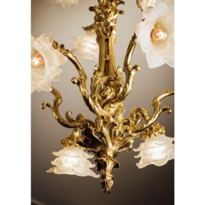 2.光とゴールドが織りなすアート