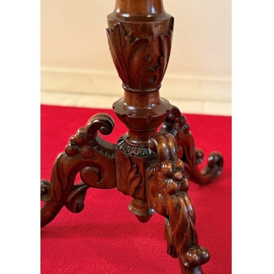 ルイ15世様式　ブロンズ象嵌コモード