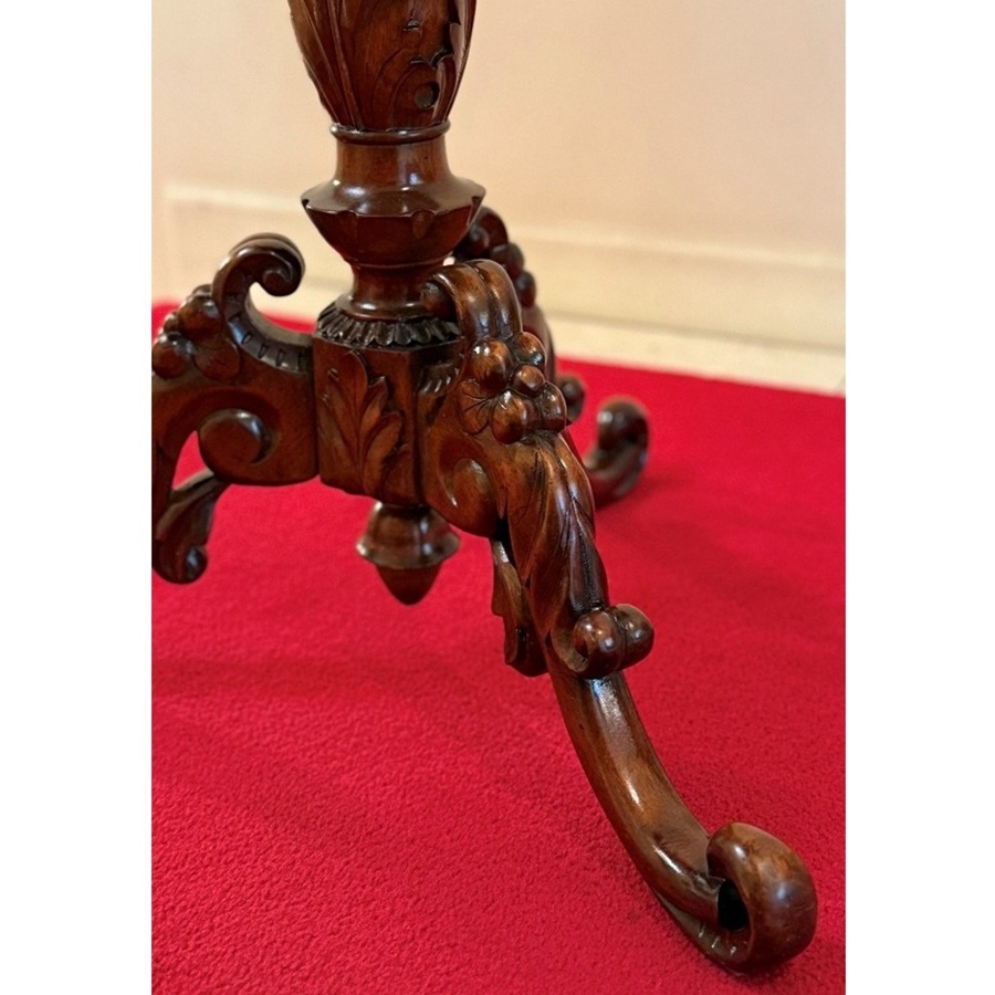 ルイ15世様式　ブロンズ象嵌コモード