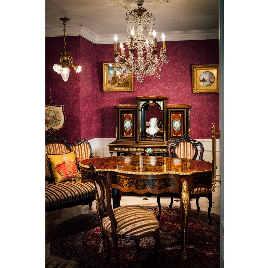 ルイ15世様式　ブロンズ象嵌コモード