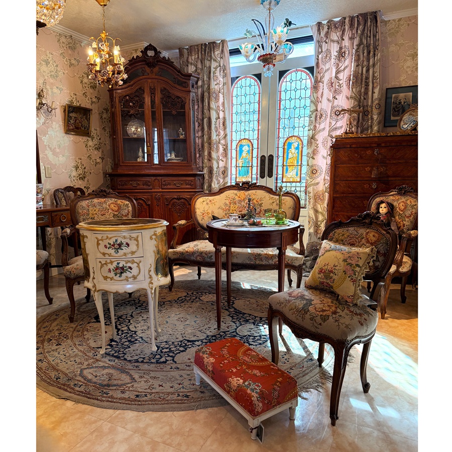 ルイ15世様式　ブロンズ象嵌コモード